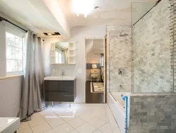 Qapının qarşısındakı hamam fotoşəkili