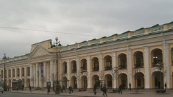 Большой гостиный двор фото