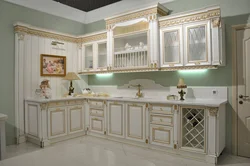 Фото кухонь классика белая с золотом