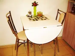 Kichik oshxona fotosurati uchun arzon katlanadigan stollar