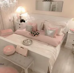 Bedroom design in pink and beige tones