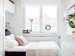 Small bedroom designs with one door and one window