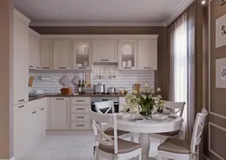 Классическая маленькая кухня в светлых тонах фото