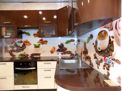 Glass apron for the kitchen photo in the interior