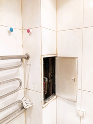 How to cover pipes in a bathroom with tiles photo