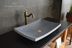 Banyonun Içərisində Daş Lavabo