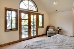 Floor-to-ceiling windows photo in the apartment