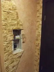 Штукатурка с камнем в прихожей фото