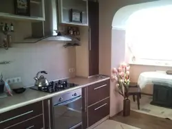 Интерьер кухни хрущевки с балконом