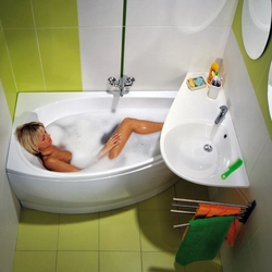 How to install a bathtub in a small bathroom photo