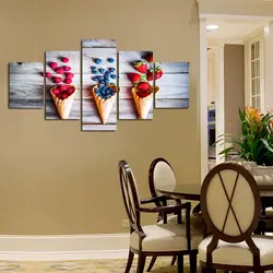 Full-wall paintings in the kitchen interior