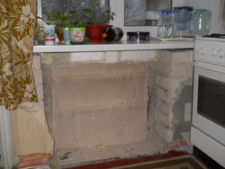 Дизайн кухни хрущевка с нишей под окном