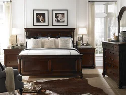 Photo of a bedroom in a classic style, dark