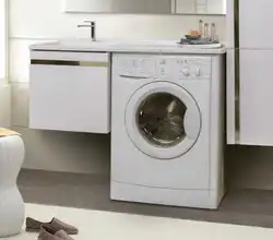 Lavabo Va Kir Yuvish Mashinasi Fotosurati Bilan Hammom Shkafi