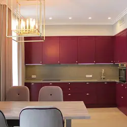 What colors go with burgundy in the kitchen interior