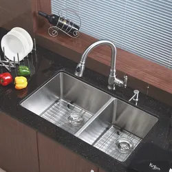 Oshxonaning Ichki Qismidagi Er-Xotin Lavabo