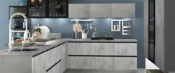 Mətbəx interyerində boz beton rəng