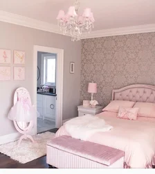 Pink wallpaper in the bedroom photo