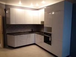 Qalam qutisi fotosurati bilan MDF oshxonasi