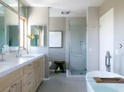 Combination of gray with others in the bathroom interior