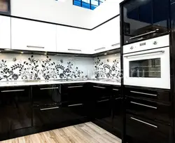 Фото черной кухни верх белый