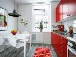 Kiçik bir mətbəx üçün qırmızı fotoşəkildə mətbəxlər