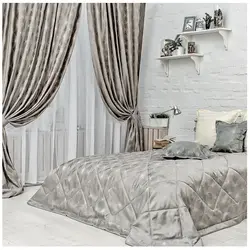 Bedspread and curtains for the bedroom photo