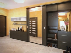 Design of a rectangular hallway with a wardrobe