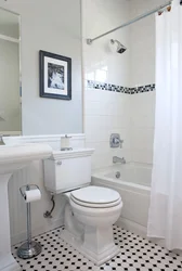 White bathtub design in Khrushchev