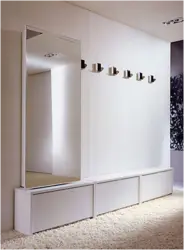 Rəflər ilə koridor dizayn güzgü