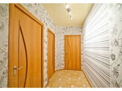 What wallpaper to put in a small hallway photo