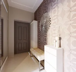 Koridorda divar kağızı fotoşəkil mənzil dizayn fotoşəkilində