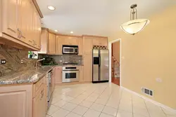 Beige walls in the kitchen photo