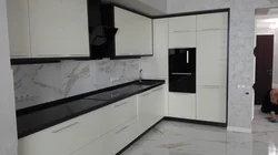 Ошхона тобнок сафед бо акс countertop сиёҳ