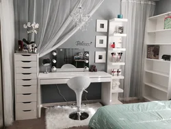 Yataq otağında soyunma masasının fotoşəkili
