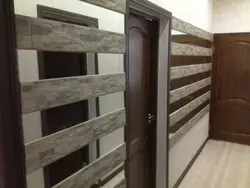 Як абшаляваць сцены ламінатам у пярэднім пакоі.