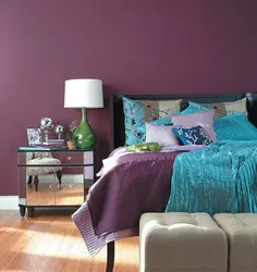 Yotoqxonaning ichki qismidagi rang kombinatsiyasi firuza rangi
