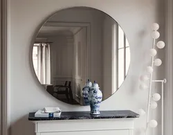 Интерьердегі фотосуретте шағылысқан жатын бөлме