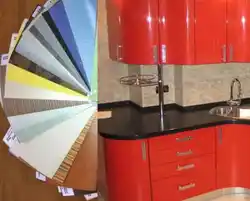 Kino fotosurati bilan qoplangan oshxona