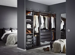 Built-in wardrobe in the bedroom photo design