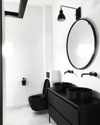 Bath design with black fixtures