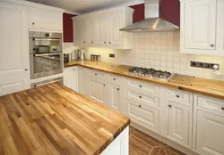 Ошхона бо countertops ҳезум назар аксҳои воқеӣ