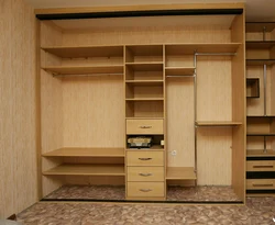 Built-in wardrobe in the bedroom photo of shelves inside