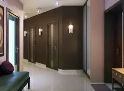 Интерьердегі түстердің кіреберісте қоңыр түспен үйлесуі