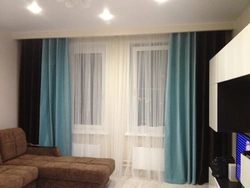 Қонақ Бөлмесіндегі Қос Перделер Фотосуреті