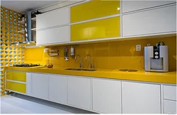 Yellow and white kitchen design photo