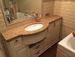 Bathtub design with countertop