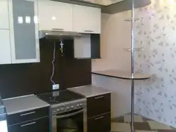 Бар фотосуреті бар шағын ас үйге арналған ас үй жиынтығы