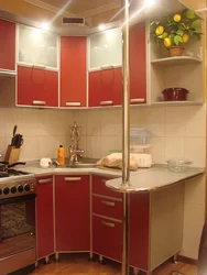 Кухонный гарнитур для маленькой кухни с барной фото