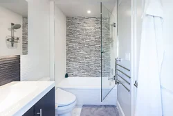 Bathtub design with accent wall